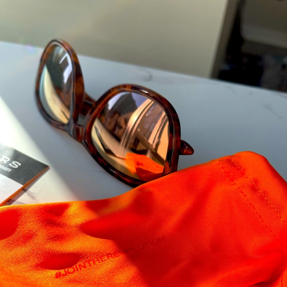 Hawkers Carey · Rose Gold One